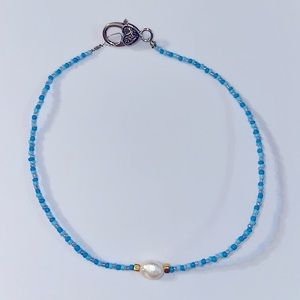 Blue beaded choker necklace w/ natural freshwater pearl
